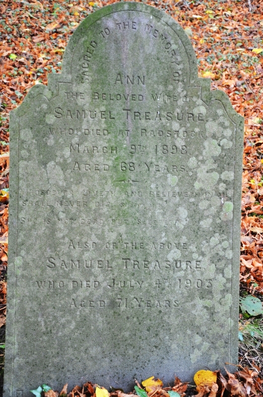Grave_Samuel_Treasure